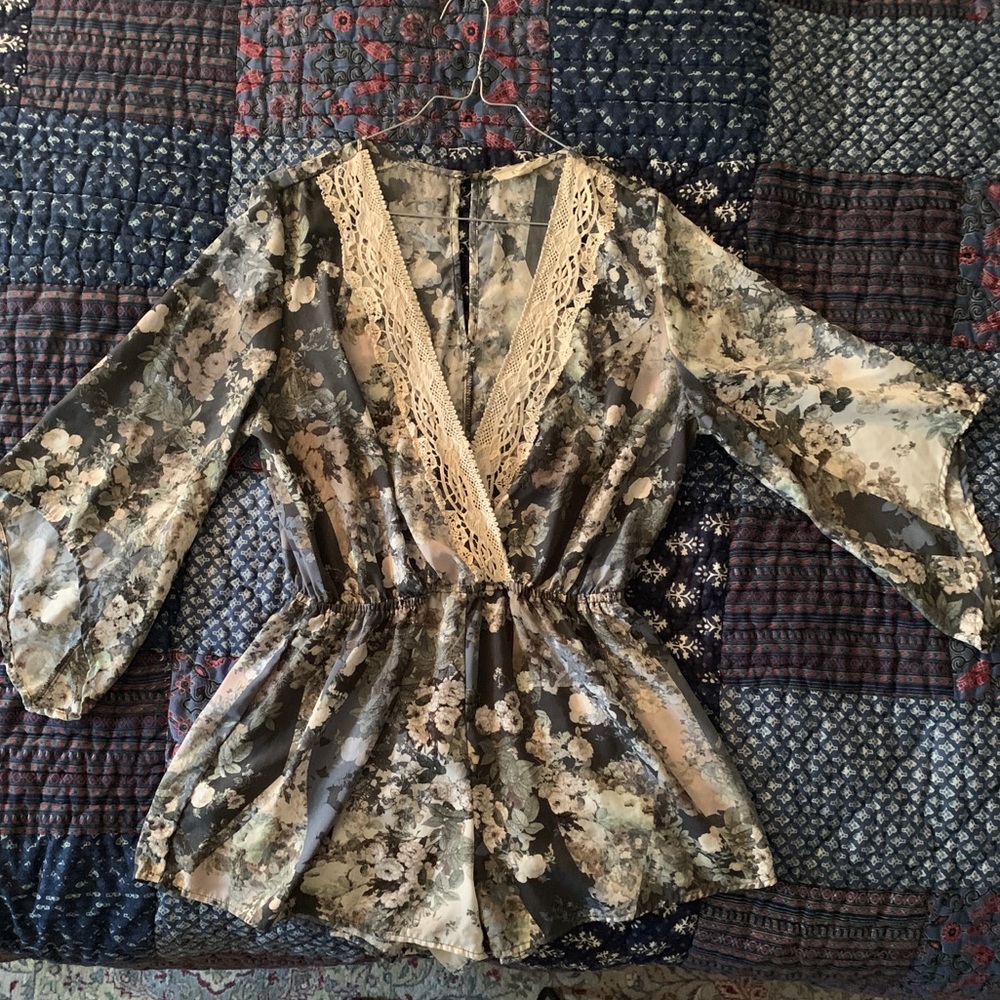 Illa Illa Floral Lightweight Romper